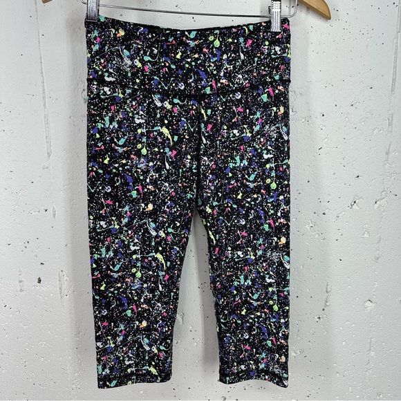 Victoria Secret size Small Knockout Paint Splatter Black Crop Leggings - Picture 1 of 10